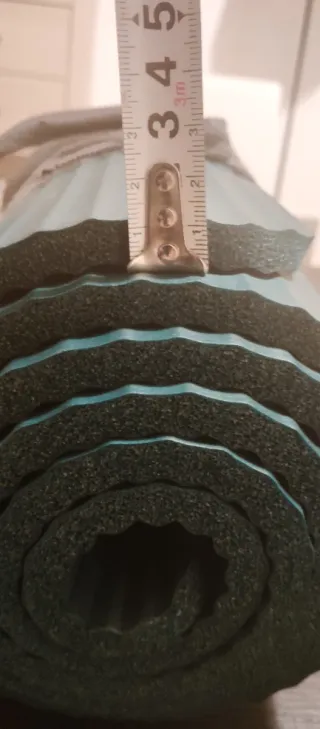 Esterilla de yoga verde con correas