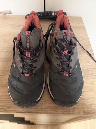 Botas de montaña Quechua grises y rosas 1 solo uso
