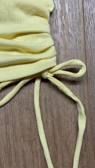 Top Zara amarillo fruncido cordones