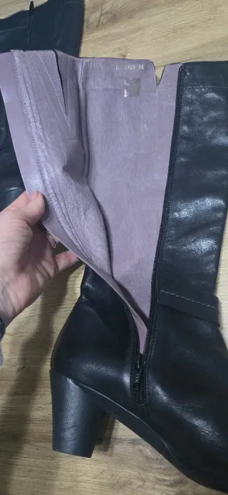 Botas Wonders de piel negras