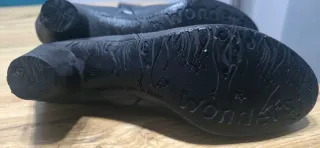 Botas Wonders de piel negras