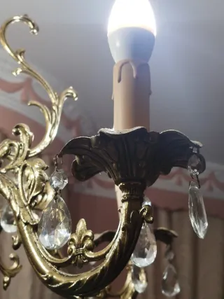 Lámpara de bronce con cristales