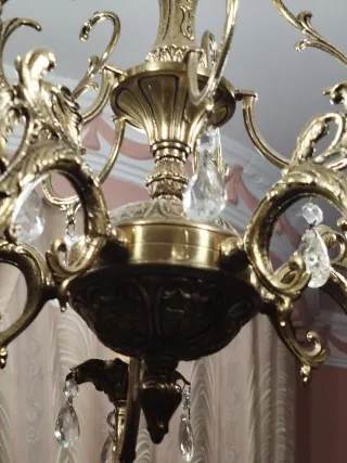 Lámpara de bronce con cristales