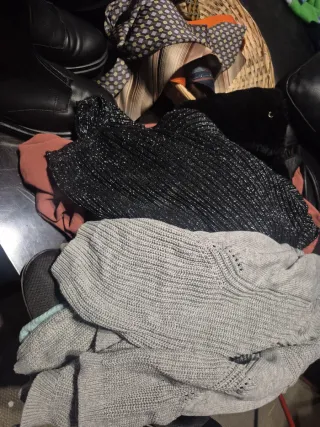 Lote de ropa y accesorios