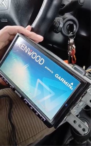 Radio Navegador Kenwood DNX7240BT - GPS Garmin