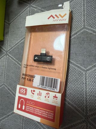 Adaptador Lightning MYWAY Carga y Audio Negro
