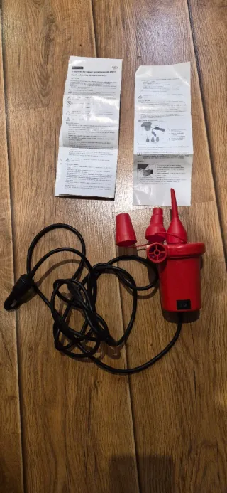 Bomba de aire eléctrica roja