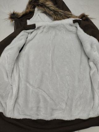 Casaco impermeável com capuz e pelo - Novo