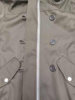 Casaco impermeável com capuz e pelo - Novo