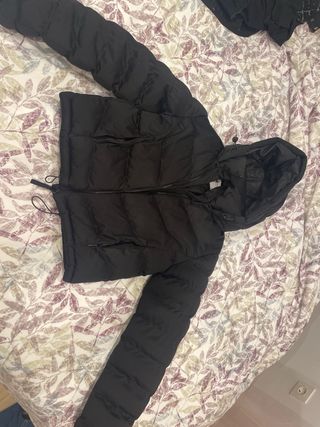 Plumífero negro acolchado