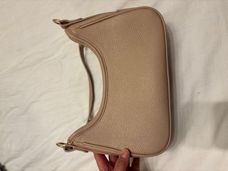 Bolso rosa tipo hombro