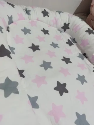 Nido para bebé con estrellas