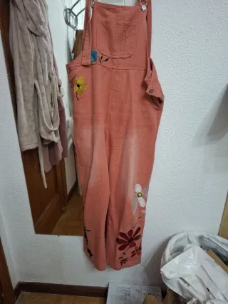 Peto vaquero con flores