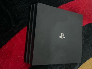 PS4 Pro (PlayStation 4 Pro) Negra usado