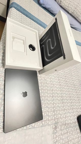 MacBook Pro 16 M3 Plata/Gris Espacial