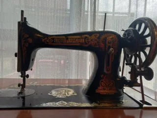 Máquina de coser antigua Frister & Rossmann