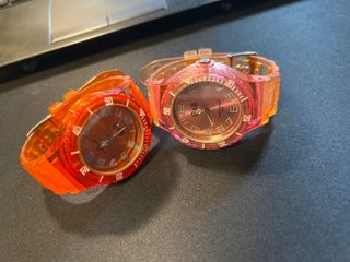 Lote 2 Relojes G&B Y2K Verano