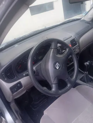 Nissan Almera 2002