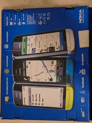 Nokia C5 con caricabatterie e scatola