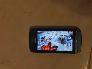 Nokia C5 con caricabatterie e scatola
