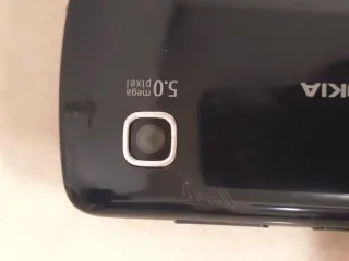 Nokia C5 con caricabatterie e scatola