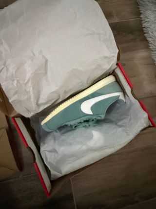 Scarpe Nike Cortez verdi e bianche