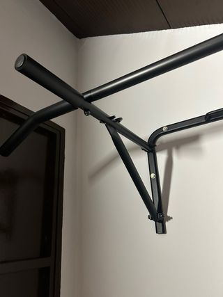 Barra de dominadas negra