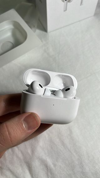 Airpods Pro 2ªGen + Caja + Cargador y Almohadillas