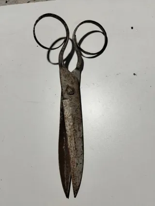 Tijeras antiguas de metal