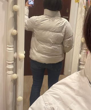 Plumífero blanco acolchado