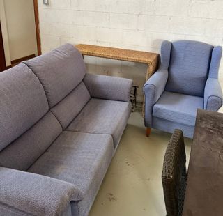 Conjunto de sofá y sillón azul/gris