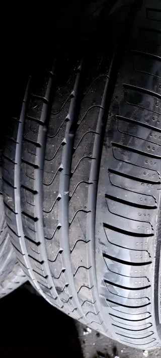 245/50 R18 100Y