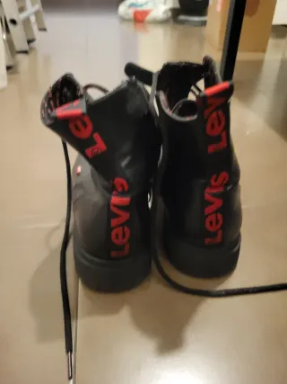 Botas Levis Negras Talla 39