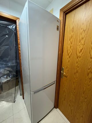 Nevera Combi LG. Grande y Buen Estado