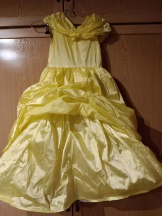 Vestido de Bella de Disney