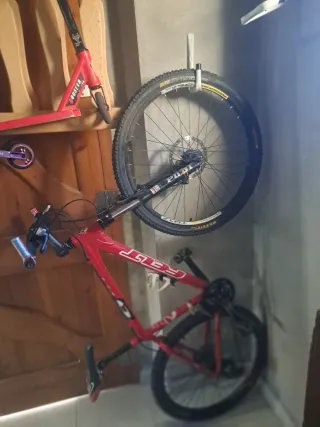 3 Bicicletas mtb , 2 de 26 y 1 de 29 las 3 a 500€