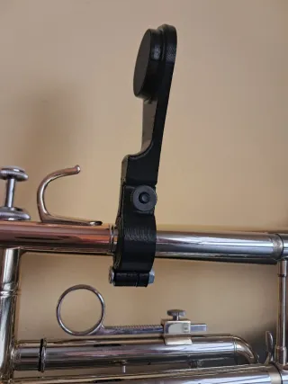 Soporte para móvil 3D con bisagra