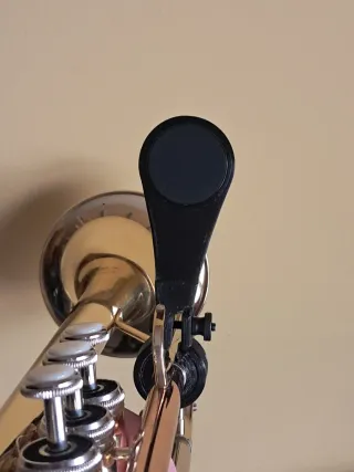 Soporte para móvil 3D con bisagra