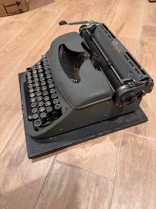 Macchina da scrivere Regia