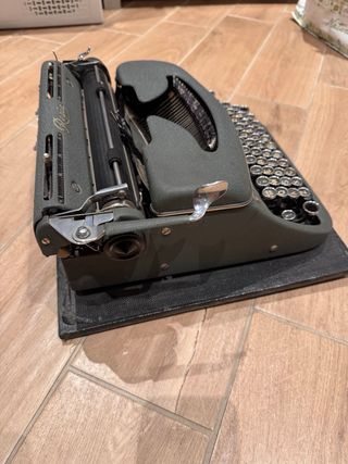 Macchina da scrivere Regia