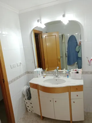 2 Muebles de baño y 2 espejos