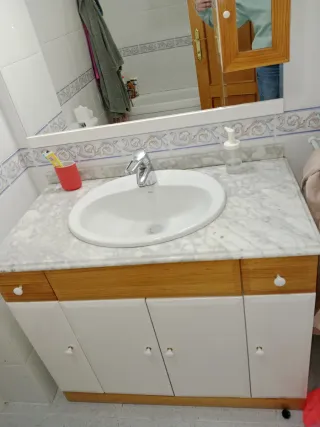2 Muebles de baño y 2 espejos
