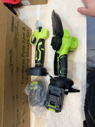 Tijeras de podar inalámbricas y motosierra, pértig