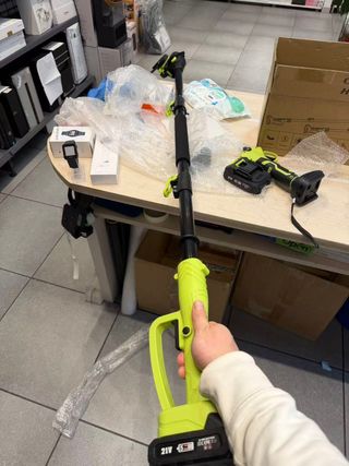 Tijeras de podar inalámbricas y motosierra, pértig