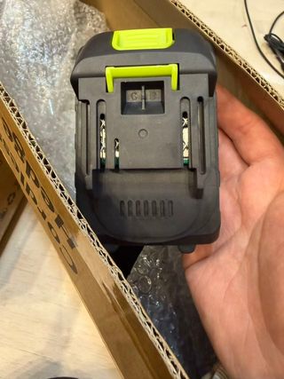 Tijeras de podar inalámbricas y motosierra, pértig