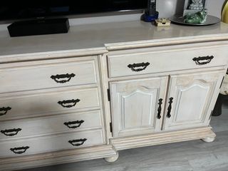 Mueble antiguo de madera