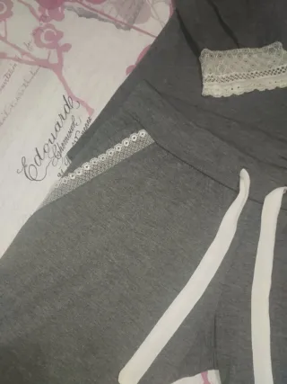 Conjunto pijama gris encaje Primark