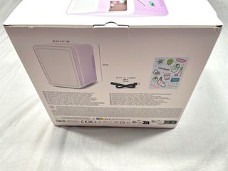 Mini nevera cosmética con espejo