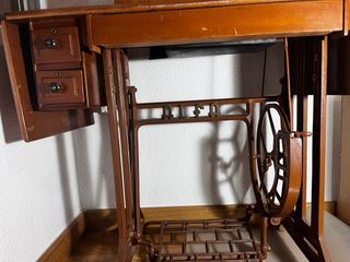 Máquina de coser antigua Alfa