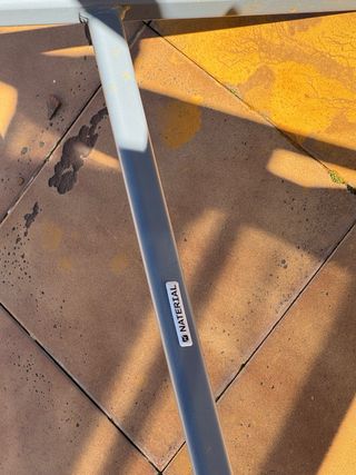 Conjunto mesa y sillas jardín marca Naterial.